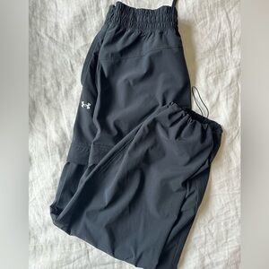 Under armour woven cargo joggers